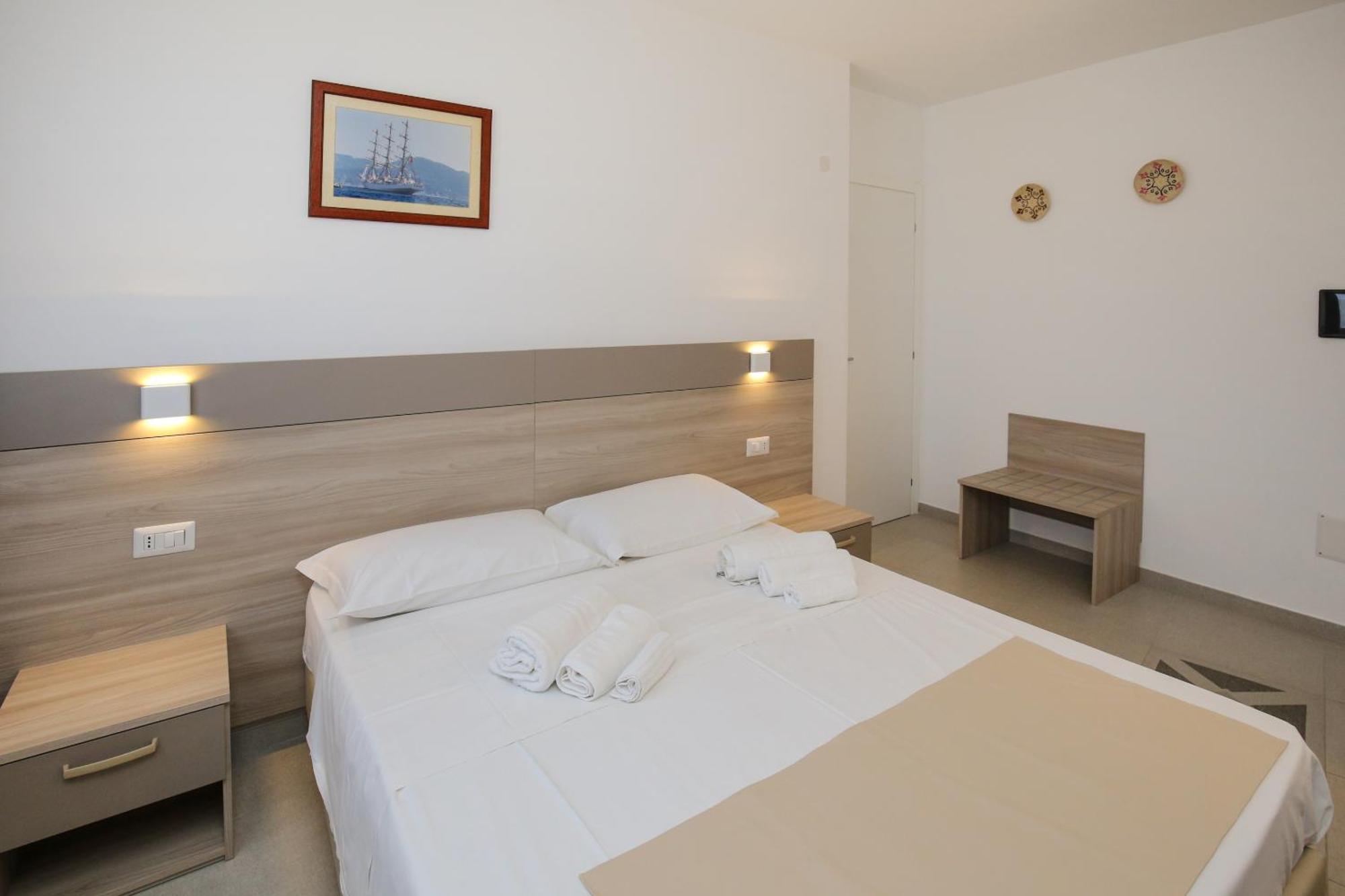 The Square Castelsardo Hotel Ngoại thất bức ảnh